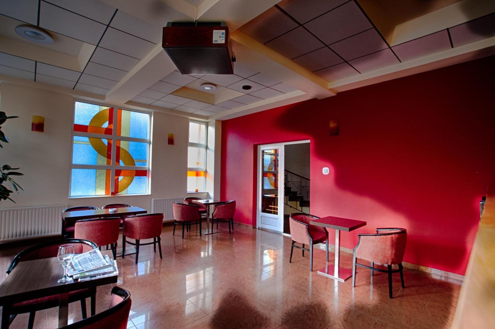Hotel Melody Oradea Εξωτερικό φωτογραφία