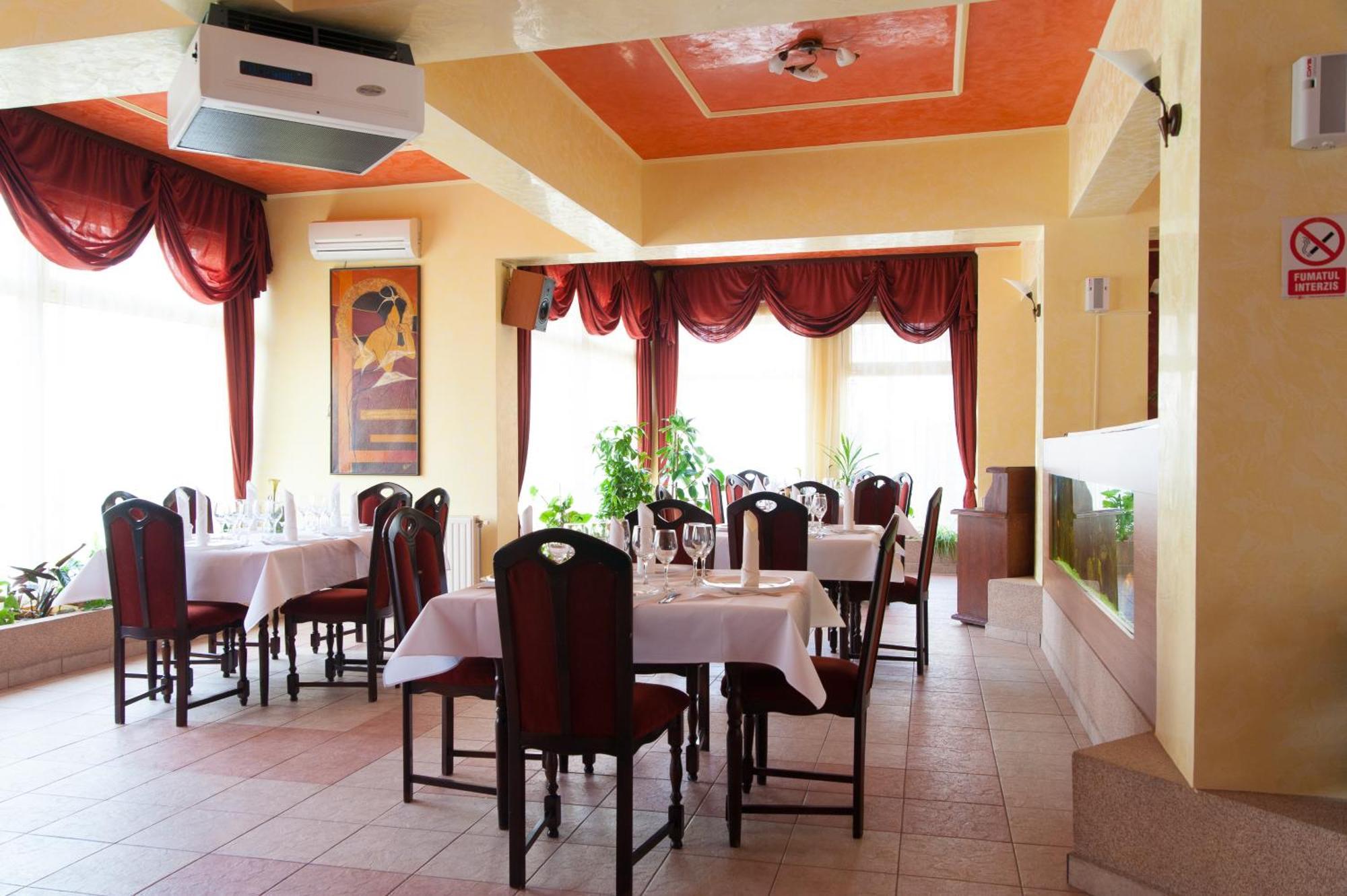 Hotel Melody Oradea Εξωτερικό φωτογραφία