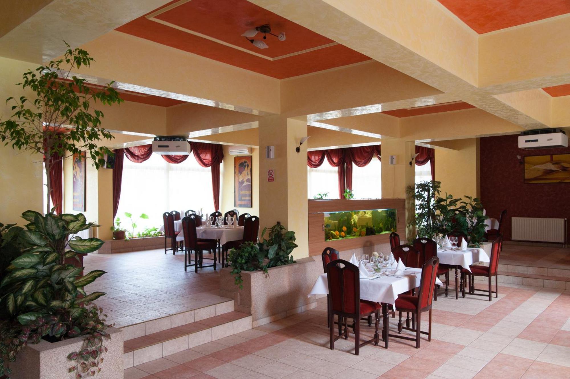 Hotel Melody Oradea Εξωτερικό φωτογραφία