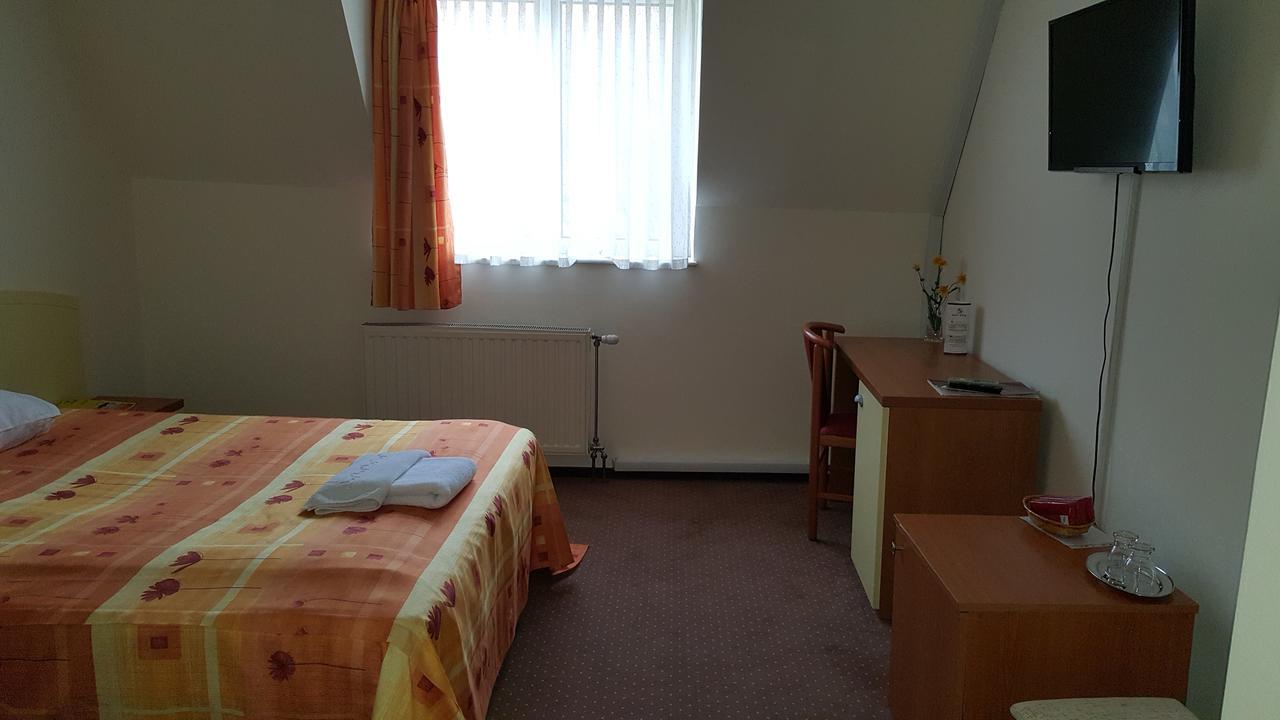 Hotel Melody Oradea Εξωτερικό φωτογραφία