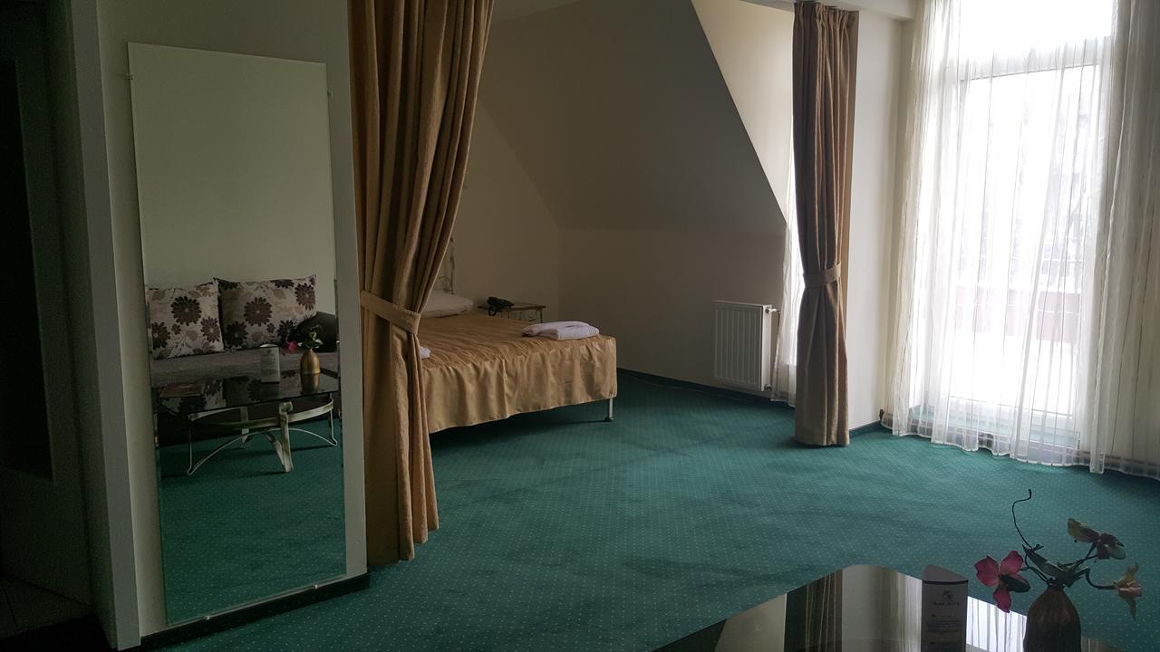 Hotel Melody Oradea Εξωτερικό φωτογραφία