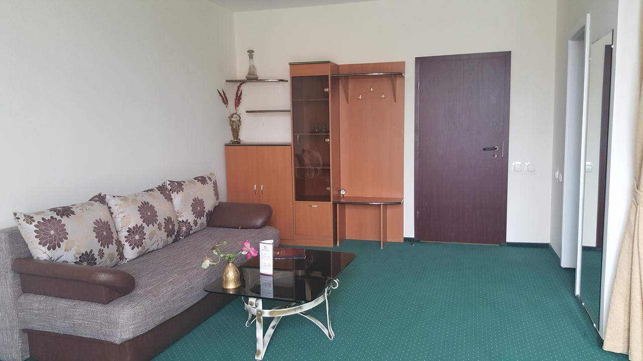 Hotel Melody Oradea Εξωτερικό φωτογραφία