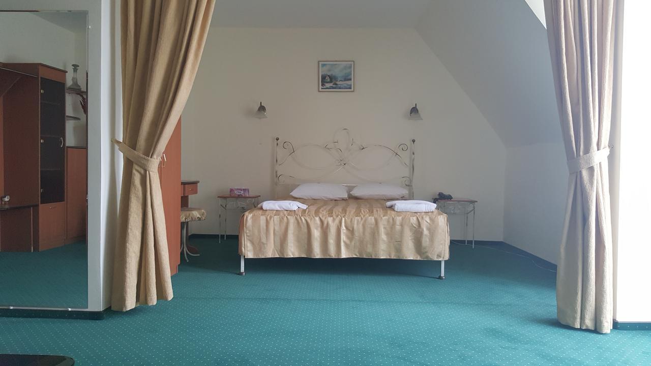Hotel Melody Oradea Εξωτερικό φωτογραφία