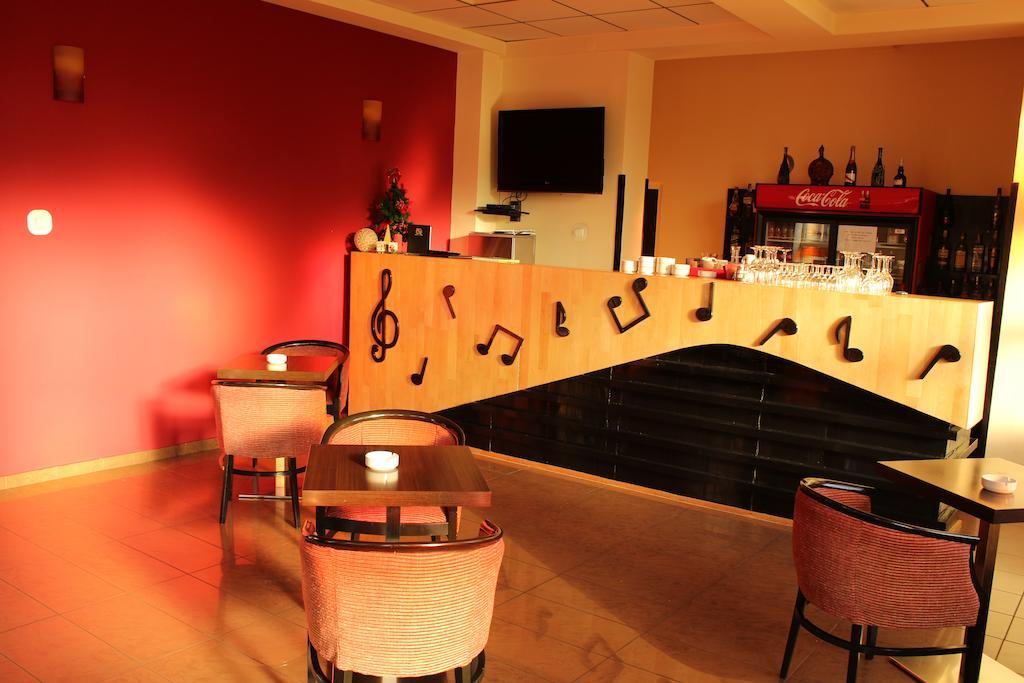 Hotel Melody Oradea Εξωτερικό φωτογραφία