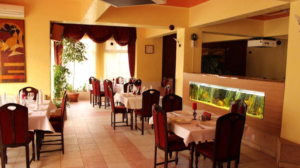 Hotel Melody Oradea Εξωτερικό φωτογραφία