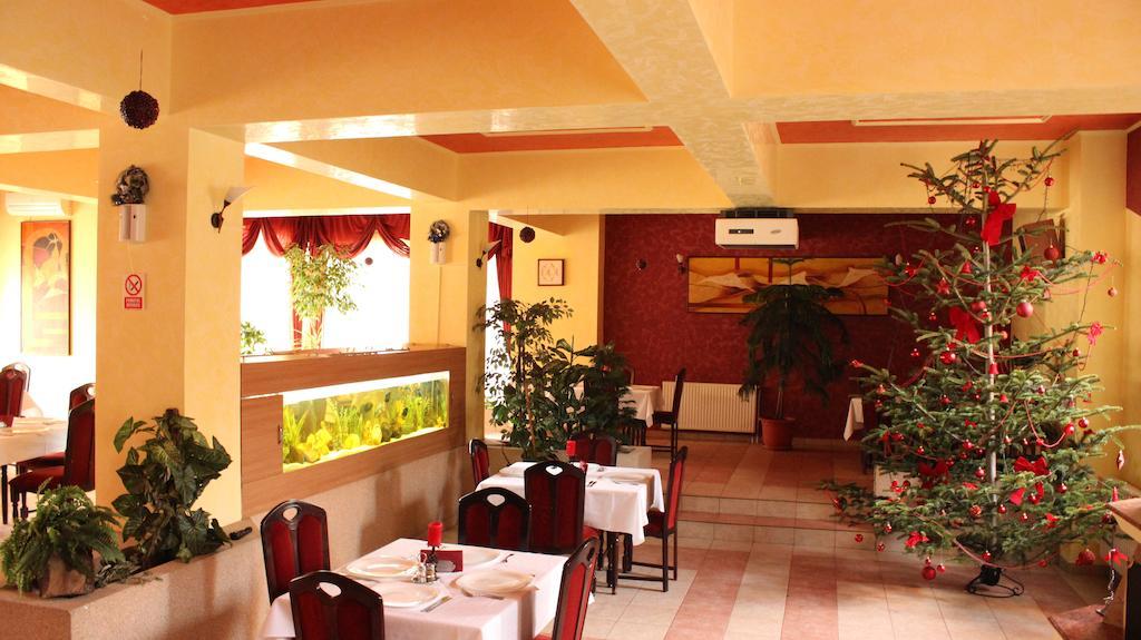 Hotel Melody Oradea Εξωτερικό φωτογραφία