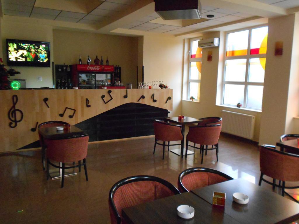 Hotel Melody Oradea Εξωτερικό φωτογραφία
